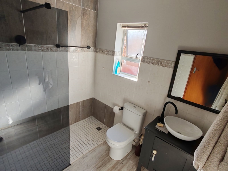 3 Bedroom Property for Sale in De Kelders Western Cape
